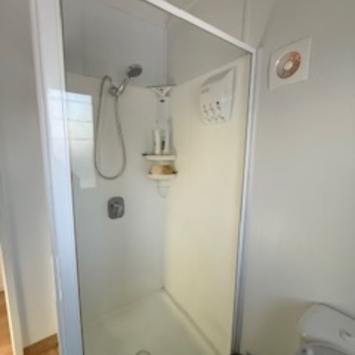 Couran Cove Eco Cabin ECM Shower Image