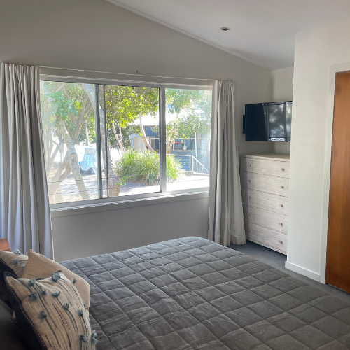 Couran Cove Broadwater Villa BV7 Downstairs Bedroom Draws Image